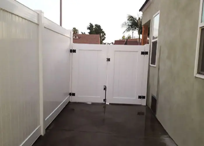 White Vinyl Privacy Fence in Los Angeles, CA