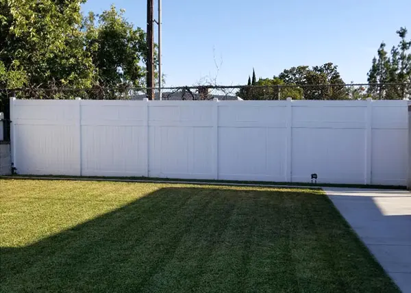 Vinyl Privacy Fence in Los Angeles, CA