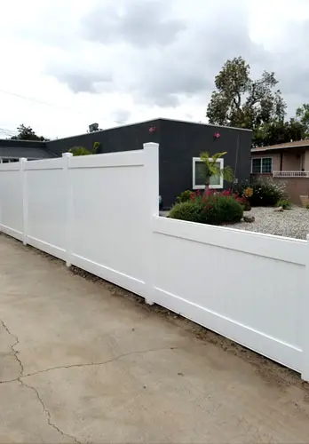Vinyl Transitional Privacy Fence in Compton